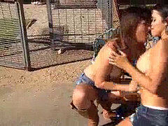 Bruinharig, Oudere vrouw, Vingeren, Zoenen, Lesbisch, Masturbatie, Moeder die ik wil neuken, Taboe