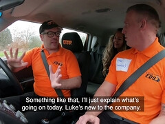 ブロンド, 車, バック, 手コキする, 淫乱熟女, 現実, タトゥー, 濡れ