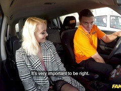 Arsch, Blondine, Auto, Schwanz, Im freien, Piercing, Rock, Strümpfe