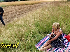 Blonde, En levrette, Hard, Femme au foyer, Embrassement, Masturbation, Mature, Public