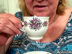 ぽっちゃり, ブロンド, フェラチオ, お婆さん, 巨大, 現実, 三人, オッパイの