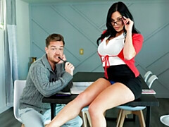 Спальня, Большие сиськи, Минет, Брюнетки, Собачьи, Ласковые ручки, Белье, Натуральные сиськи