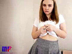 Mamada, Corrida, Falda, Medias largas