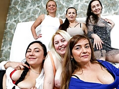 Большая жопа, Большие сиськи, Пальцем, Лизание, Зрелые, Бритые, Стриптизерша, Сиськи