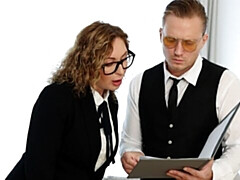 Culo grande, Verga grande, Tetas grandes, Mamada, Estilo perrito, Maduro, Cabello corto