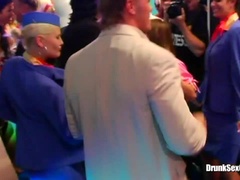 Pijpbeurt, Naakte man aangeklede vrouw, Dansen, Lul, Groep, Ondergoed, Roken, Swinger