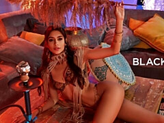 18 летние, Большая жопа, Большой член, Минет, Брюнетки, Собачьи, Межрасовый секс, Тощие