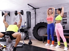 Grosse titten, Blasen, Kehlenfick, Schwanz, Fett, Hd, Orgasmus, Weibliche ejakulation