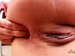 Enthousiasteling, Grote mammen, Klietelaar, Orgasme, Alleen, Strippen, Tieten likken, Nat