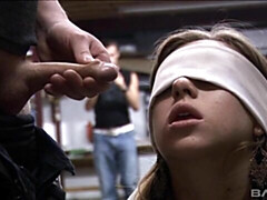 Gros cul, Grosse bite, Gros seins, Sucer une bite, En levrette, Maigrichonne, Adolescente