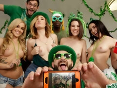 Culo, Mamada, Estilo perrito, Grupo, Pajear, Sexo duro, Fiesta, Afeitado