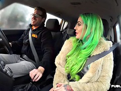 Auto, Milf, Im freien, Piercing, Realität, Student, Ablutschen, Tätowierung