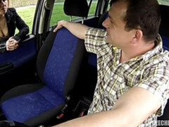 Grote kont, Pijpbeurt, Bruinharig, Auto, Moeder die ik wil neuken, Buiten, Kousen, Slet