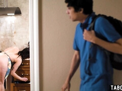 In den arsch, Grosser arsch, Schwanz, Familie, Hardcore, Hd, Küche, Stiefmutter