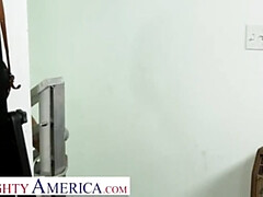 Amerikanisch, Grosser arsch, Grosse titten, Braunhaarige, Milf, Muschi, Reiten, Titten