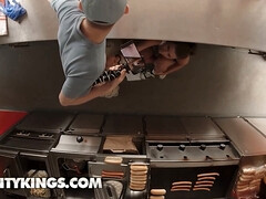 Grosser schwanz, Braunhaarige, Vollbusig, Hundestellung, Hd, Natürlichen titten, Realität, Titten