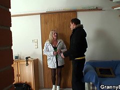 Blonde, Plantureuse, Femme couguar, Mature, Maman, Chatte, Réalité, Belle mère