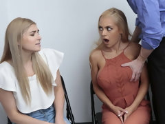 Amateur, Blonde, Sucer une bite, Bureau, Espionne, Adolescente, Plan cul à trois, Voyeur