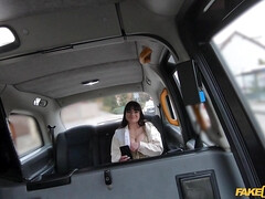 Vollbusig, Auto, Hundestellung, Masturbation, Im freien, Realität, Hintern versohlen, Tätowierung