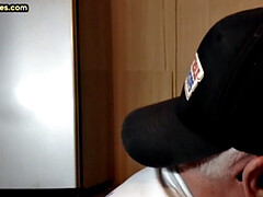 Amateur, Sucer une bite, Gorge profonde, Homosexuelle, Lunettes, Branlette thaïlandaise, Mature