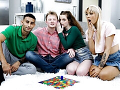 18 летние, Большая жопа, Большой член, Минет, Собачьи, Вчетвером, Молоденькие, Сиськи