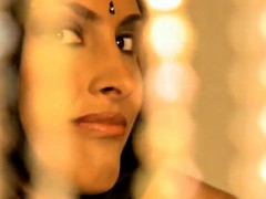 Brunette brune, Indienne, Softcore