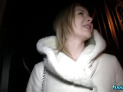 Amateur, Rubia, Mamada, Al aire libre, Pov, Público, Flaco, Adolescente