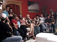 Enthousiasteling, Bruinharig, Likken, Orgie, Kut duiken, Geschoren, Kousen, Tiener