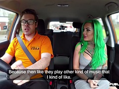 Tetas grandes, Coche, Masturbación, Perforación, Público, Estudiante, Tatuaje, Maestra