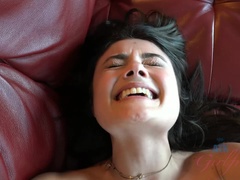Enthousiasteling, Vriendin, Orgasme, Gezichtspunt, Kut duiken, Geschoren, Roken, Sokken
