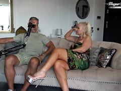 巨大クリトリス, デカチン, ブロンド, カップル, 手コキする, Hd, 自家製, オマンコ