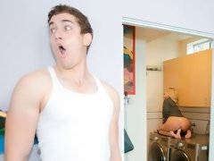 Arsch, Bad, Grosse titten, Hundestellung, Handjob, Jungendliche (18+), Titten, Spanner