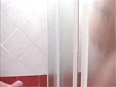 Leie, Bad, Bruder, Aufs gesicht abspritzen, Hausfrau, Milf, Taboo, Ehefrau