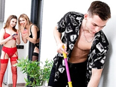 Amateur, Verga grande, Estilo perrito, Ffm, Tetas naturales, Flaco, Medias largas, Adolescente