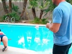 デカ尻, 茶髪の, 口内発射, イく瞬間, バック, 自然山雀, ストリッピング, ティーン