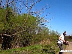 Grote lul, Grote mammen, Oudere vrouw, Sperma shot, Handbeurt, Masturbatie, Rijpe lesbienne, Openbaar