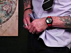 Enthousiasteling, Lieveling, Naakte man aangeklede vrouw, Universiteit, Schattig, Europees, Dominante vrouw, Tatoeage