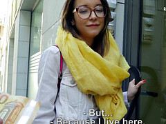 Blasen, Braunhaarige, Brille, Im freien, Höschen, Piercing, Pov, Muschi