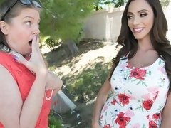 Culo grande, Mamada, Morena, Estilo perrito, Penetracion con dedos, Pajear, Madres para coger, Tetas