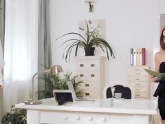 Kitzler, Paar, Schwanz, Latina, Natürlichen titten, Büro, Höschen, Zierlich