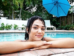 お尻, 茶髪の, バック, 手コキする, なめる, プール, 剃毛, ストリッピング