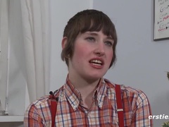 Leie, Arsch, Dildo, Füsse, Masturbation, Natürlichen titten, Reiten, Rasiert