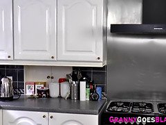 Толстушки, Минет, Две девушки, Бабушки, Мастурбация, Зрелые, Кричащие, Втроем