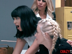 Anaal, Hondjeshouding, Hardcore, Lesbisch, Klein, Spuiten, Student, Lerarin