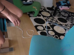 Enthousiasteling, Vingeren, Voetbeurt, Vriendin, Orgasme, Klein, Gezichtspunt, Tieten likken