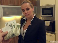 In den arsch, Grosse titten, Schwarz, Blondine, Spermaladung, Hardcore, Lingerie, Pov