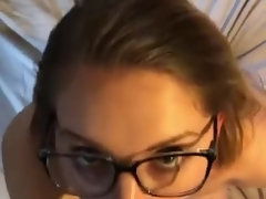 Amateur, Rubia, Mamada, Morena, Corridas faciales, Gafas, Hd, Pequeña