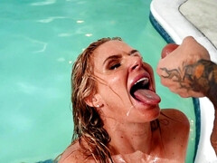 Gros seins, Blonde, Sucer une bite, Tir de sperme, En levrette, Hd, Mère que j'aimerais baiser, Chatte