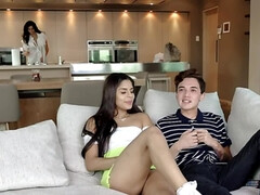 Schlafzimmer, Kondom, Absätze, Jeans, Latina, Milf, Taboo, Jungendliche (18+)