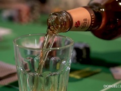 Anal, Cul, Sucer une bite, Brunette brune, Faciale, Le plan cul à quatre, Interracial, Chatte